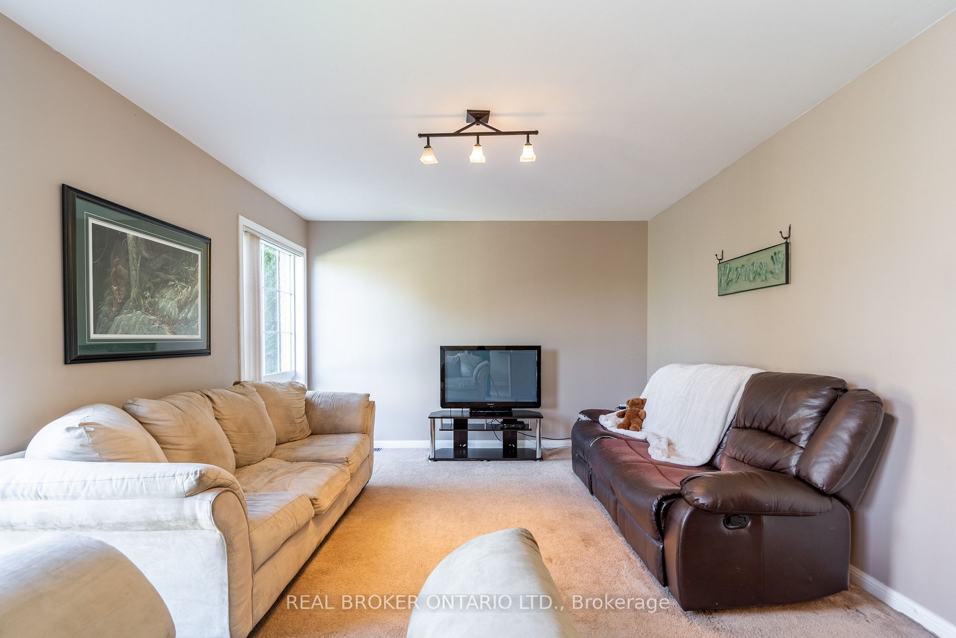 1631 Gowling Terrace