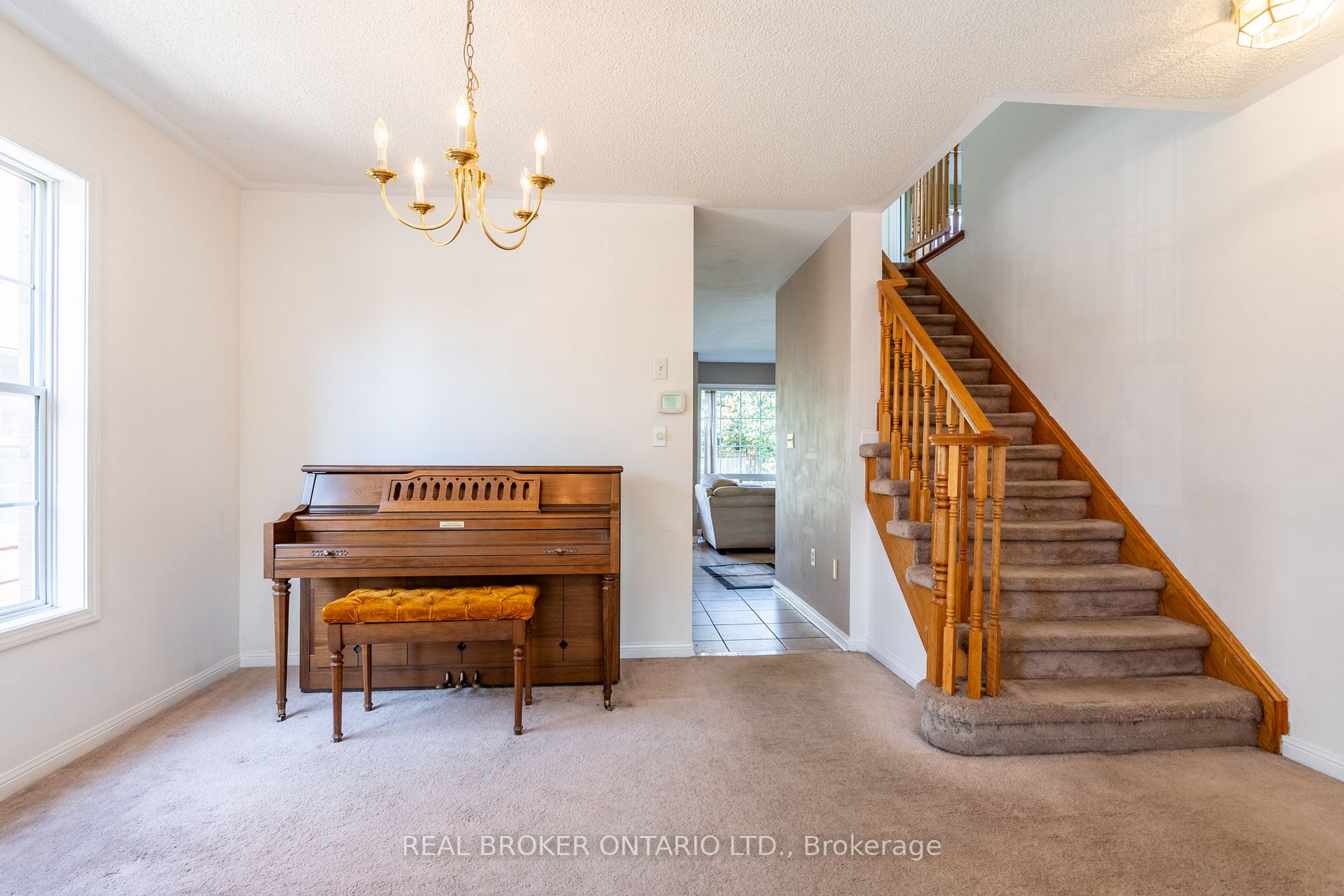 1631 Gowling Terrace