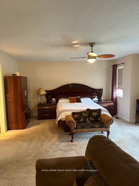 82 Fallstar Cres