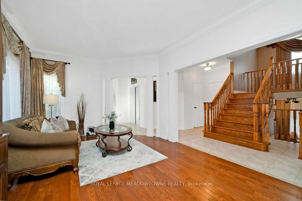 46 Olde Town Rd