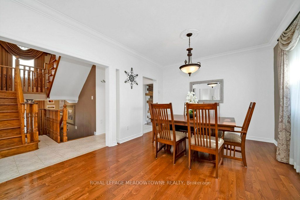 46 Olde Town Rd
