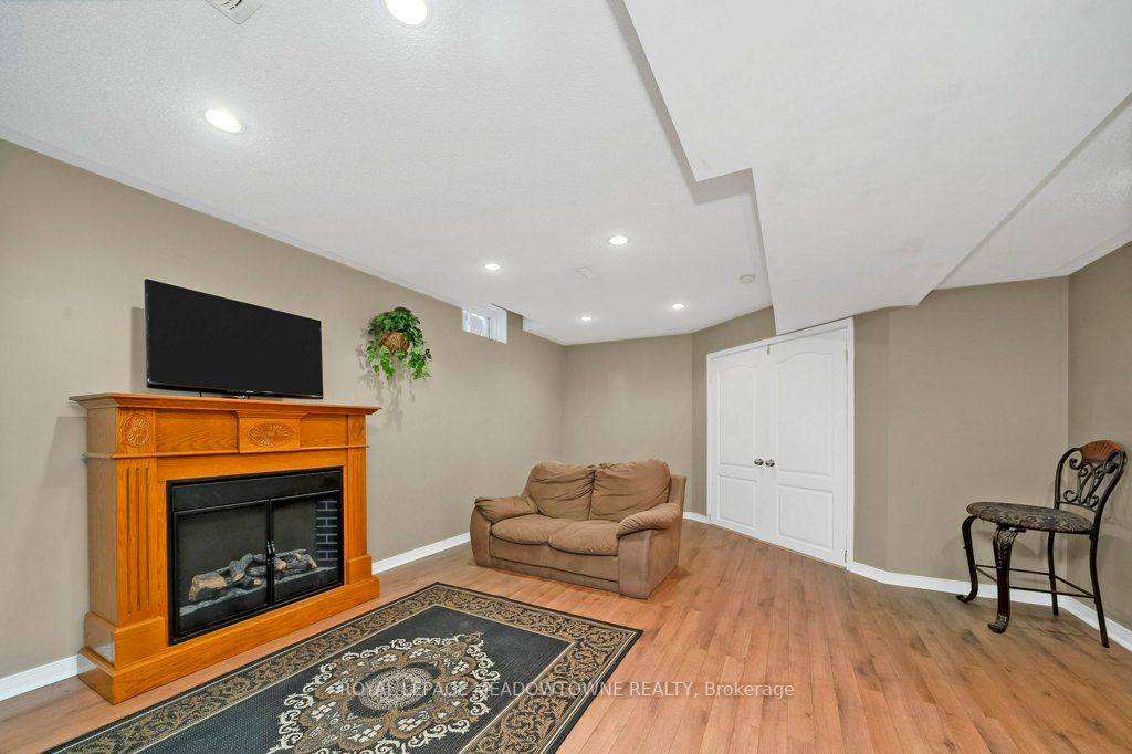 46 Olde Town Rd