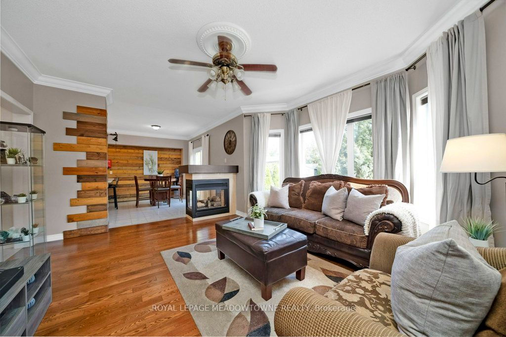46 Olde Town Rd