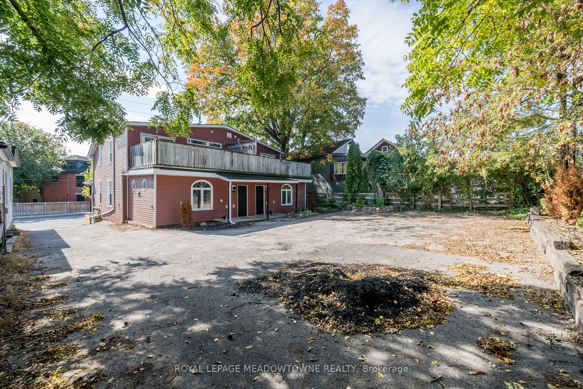 7 Guelph St