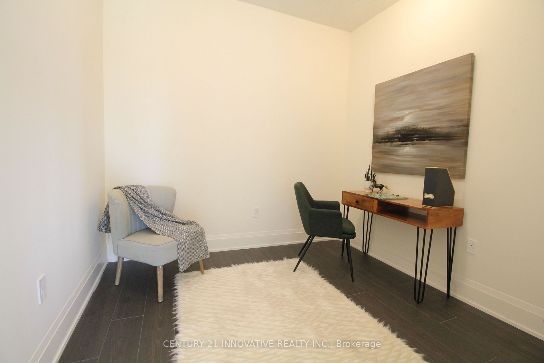 509 Dundas Street W, #102