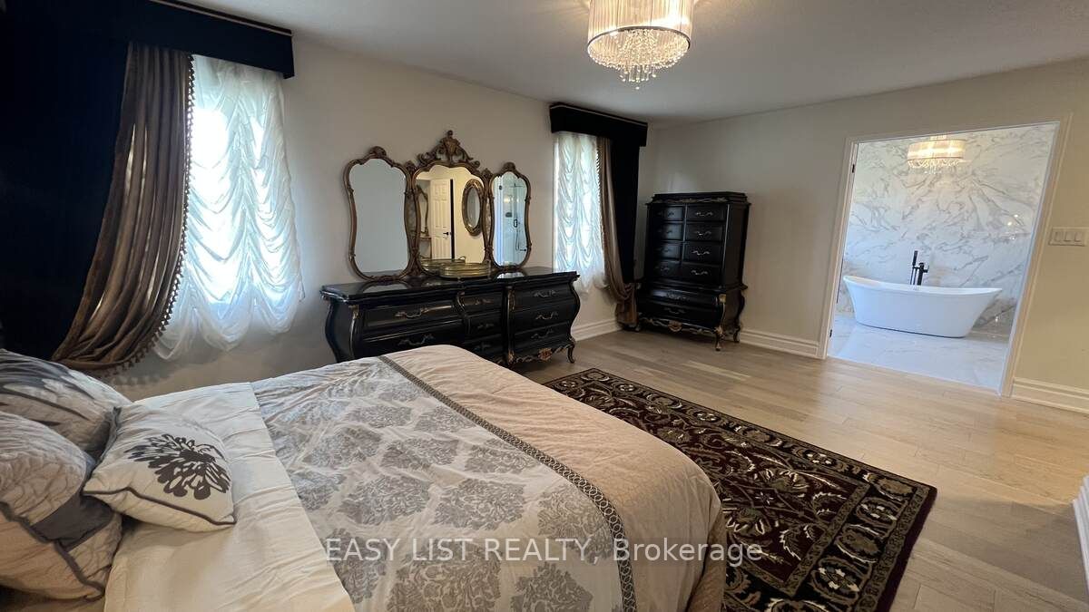 889 Stoutt Cres