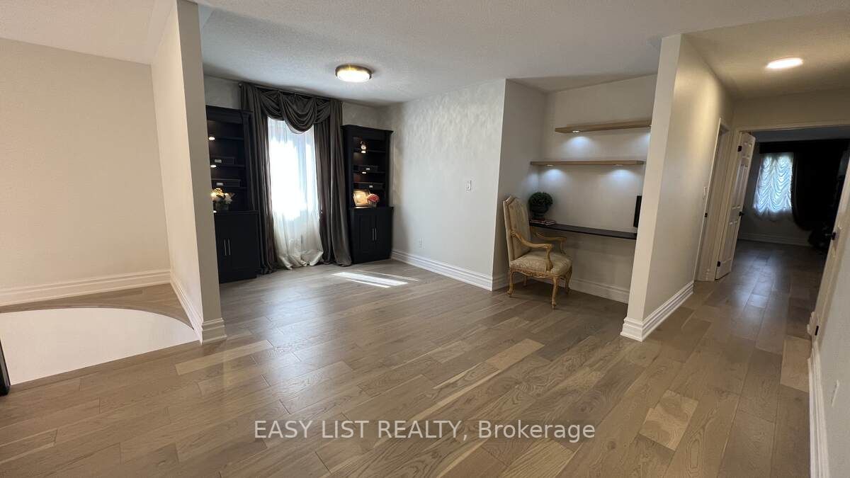 889 Stoutt Cres