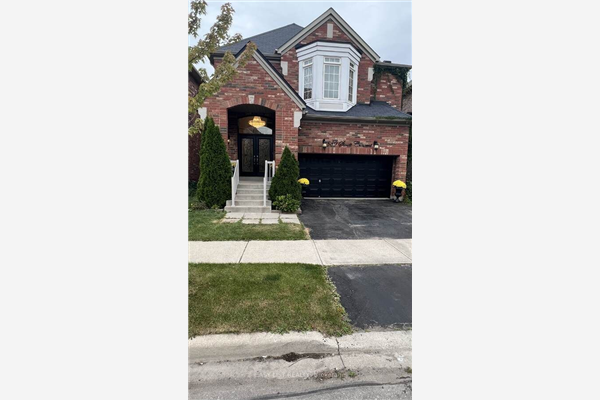 889 Stoutt Cres, Milton