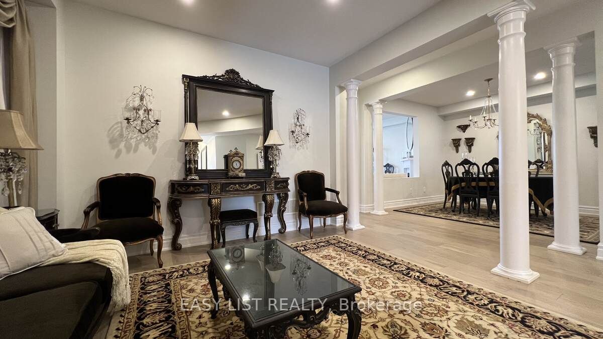 889 Stoutt Cres