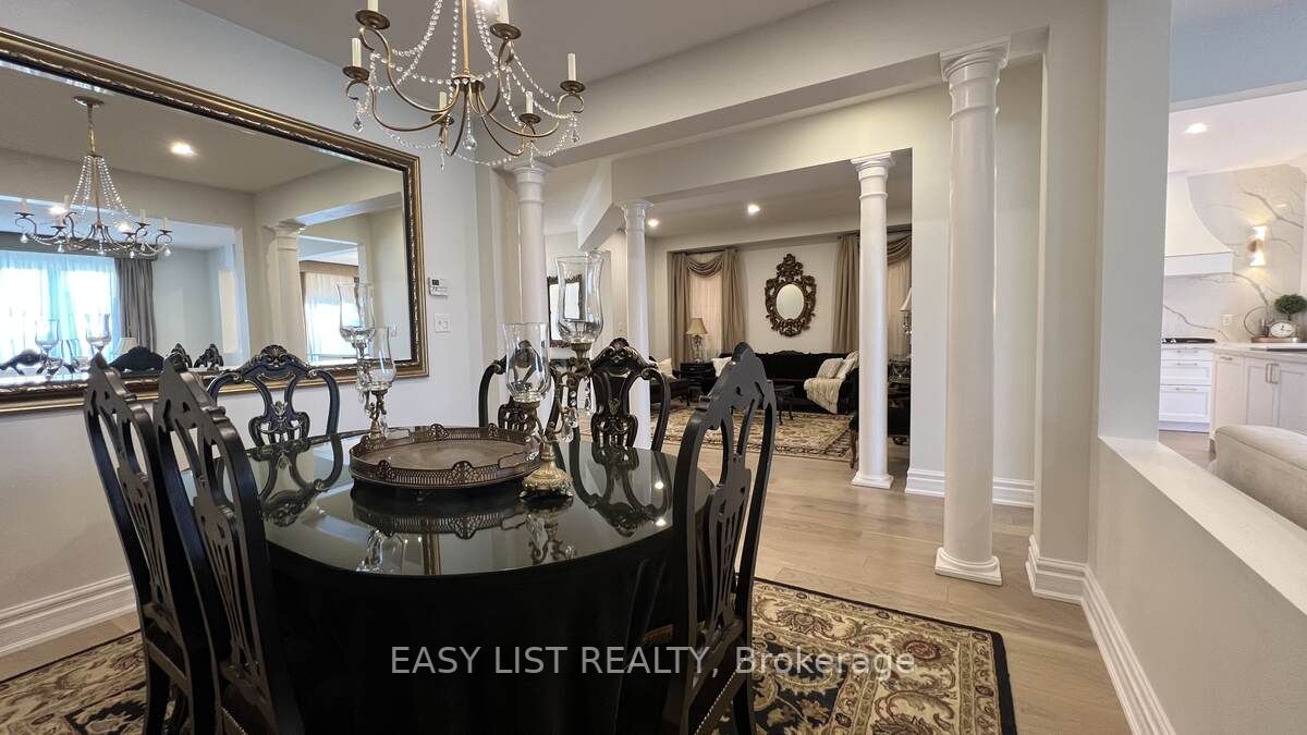 889 Stoutt Cres