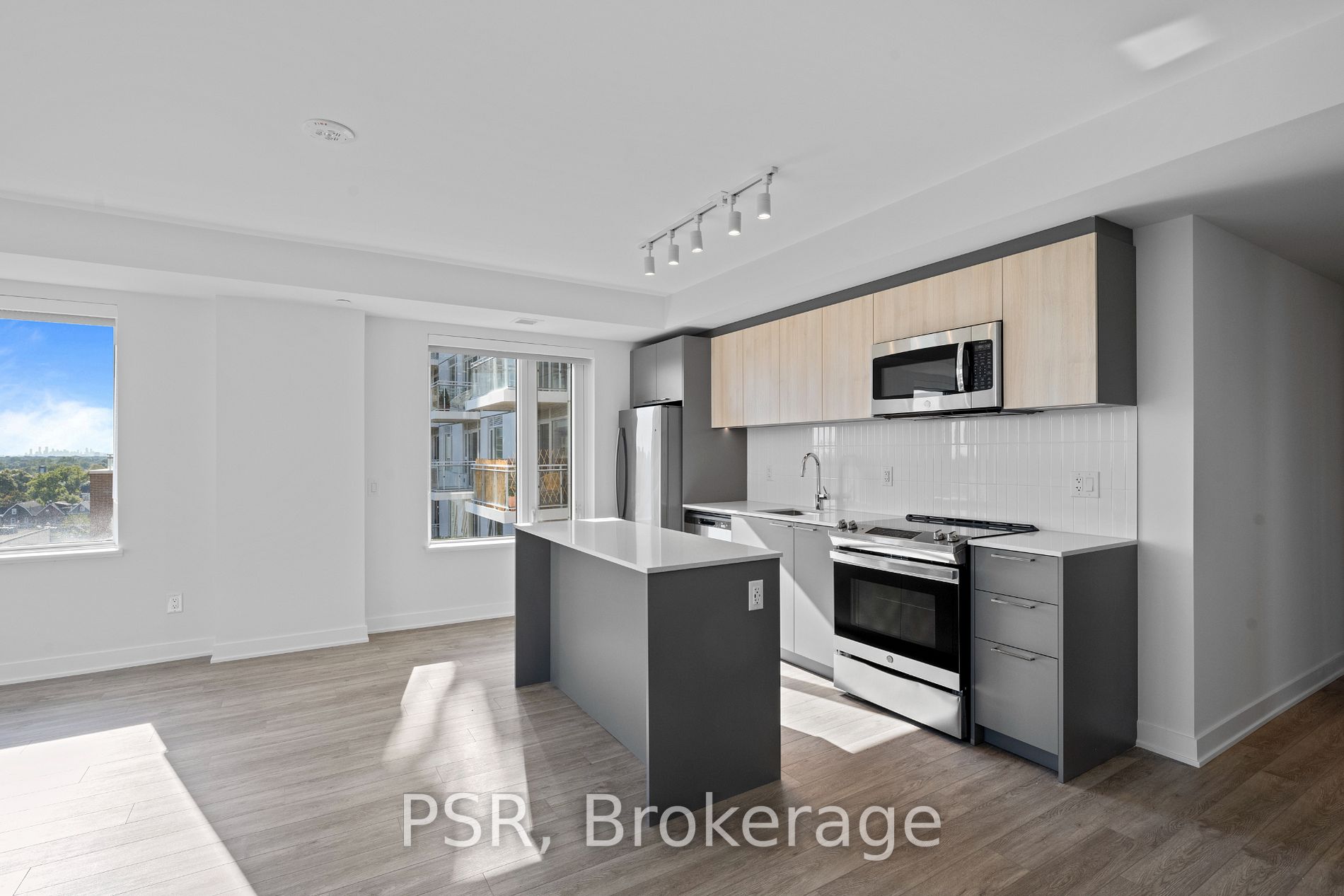 299 Campbell Ave, #817