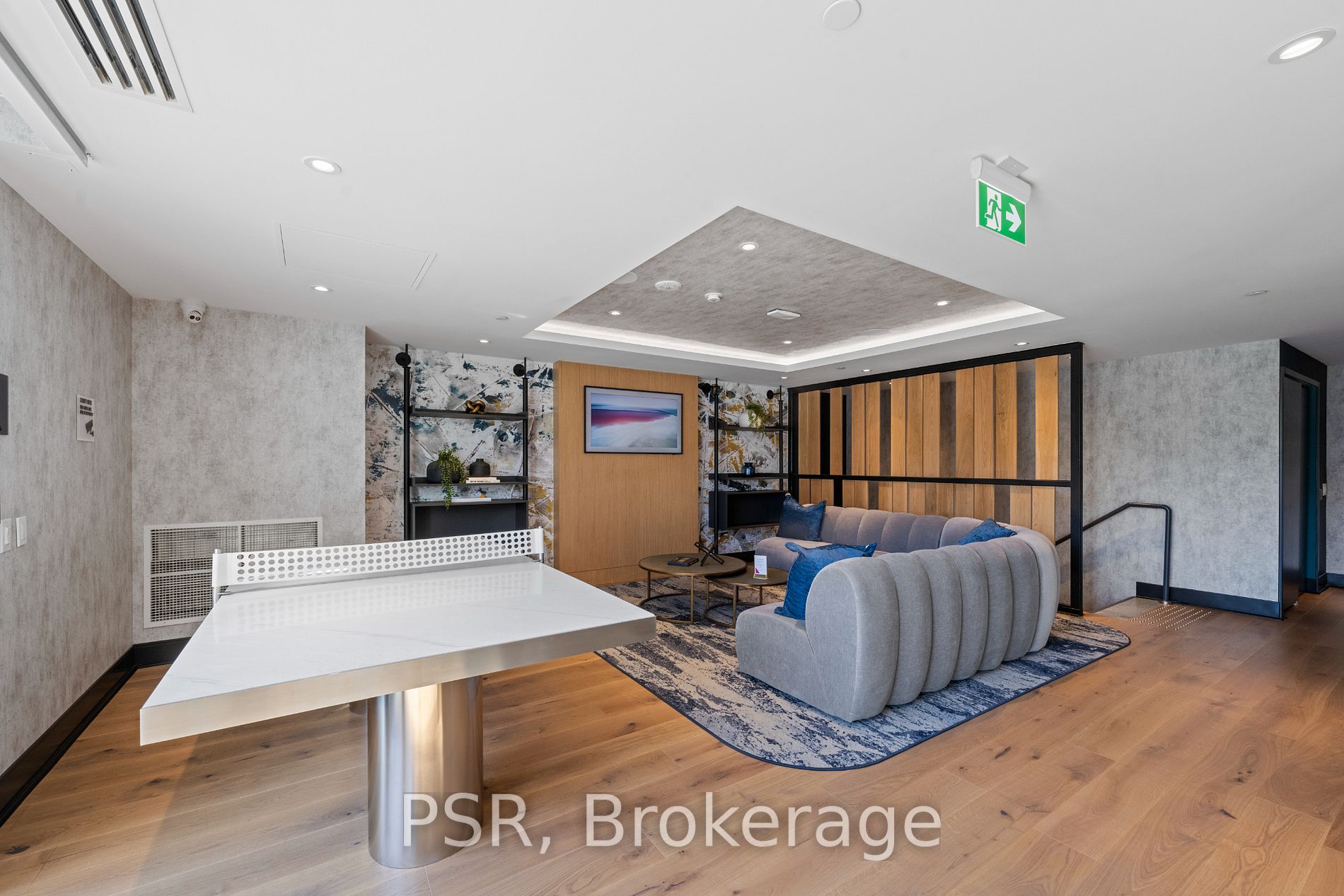 299 Campbell Ave, #817