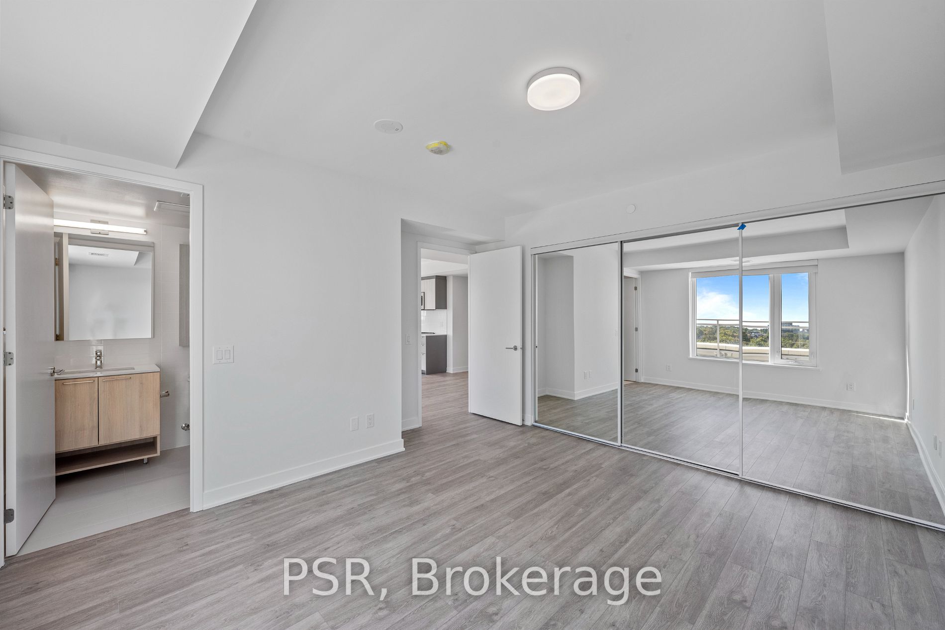299 Campbell Ave, #817