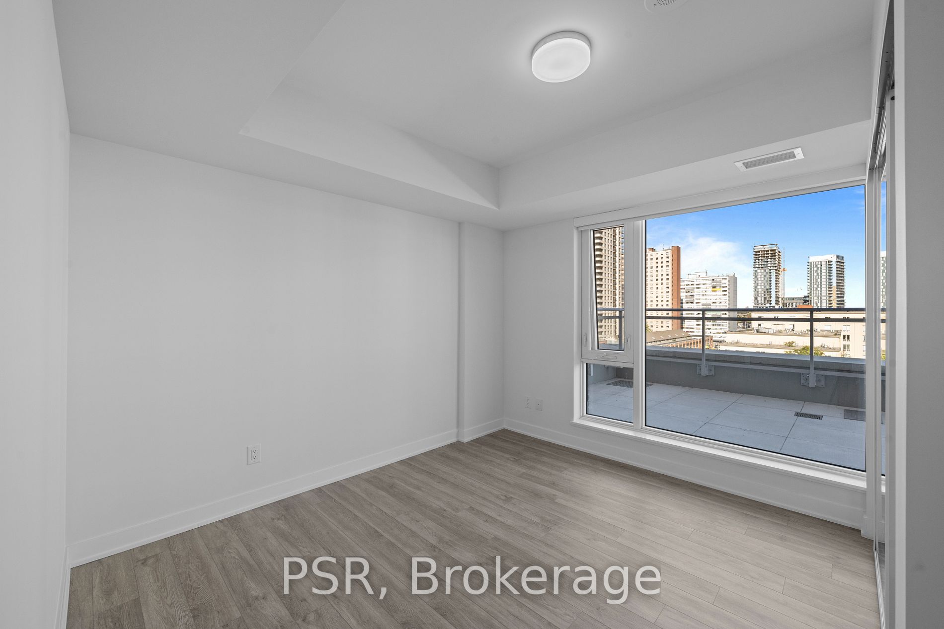 299 Campbell Ave, #817