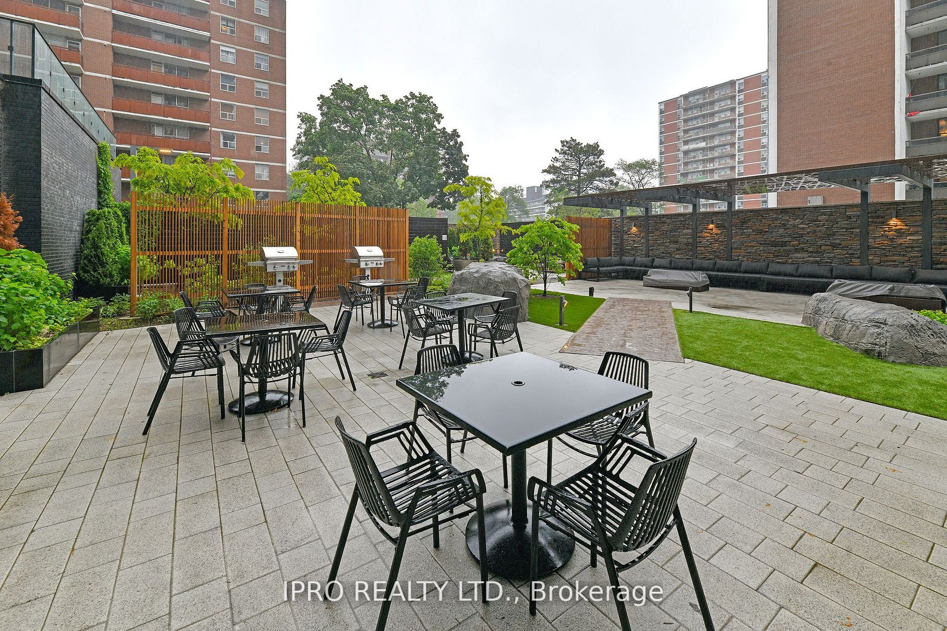 21 Park St E, #710