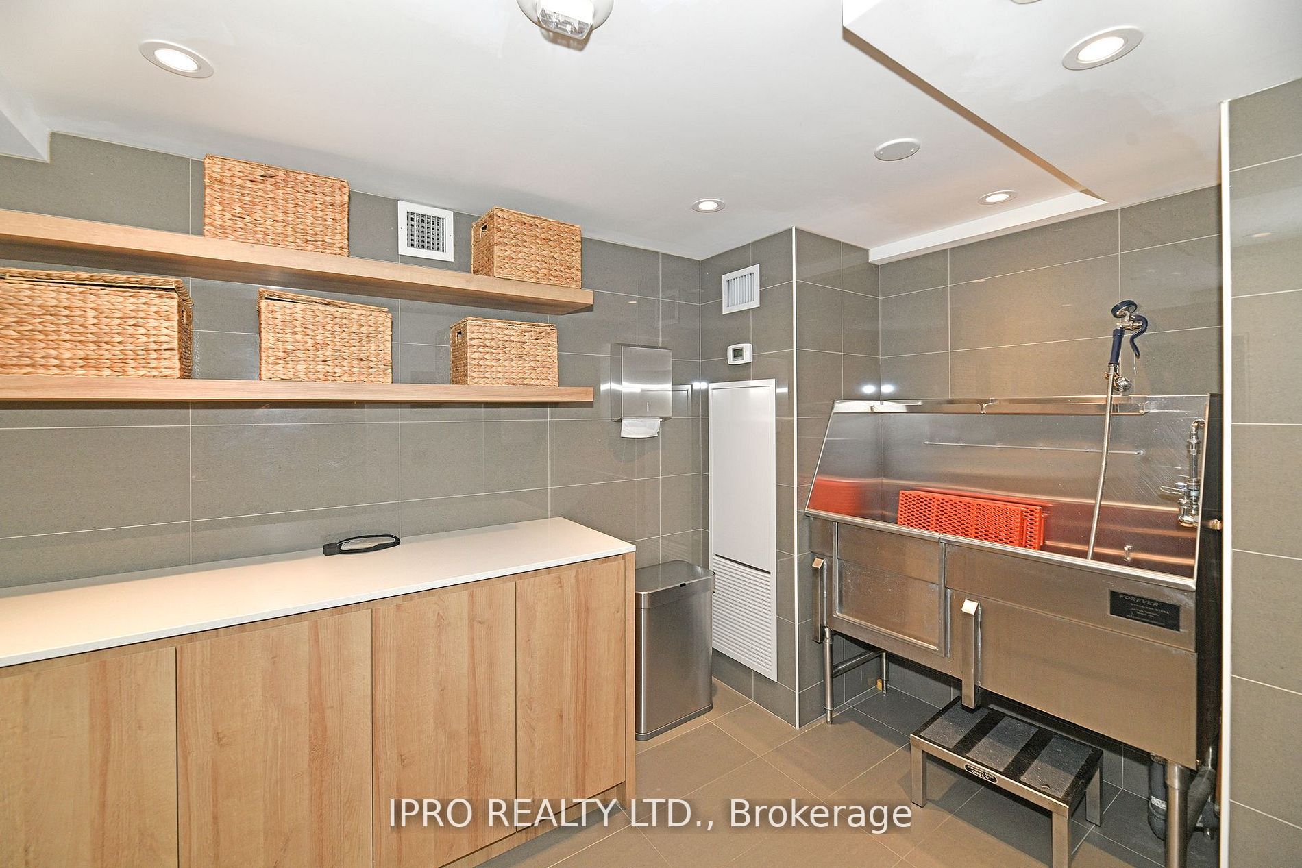 21 Park St E, #710
