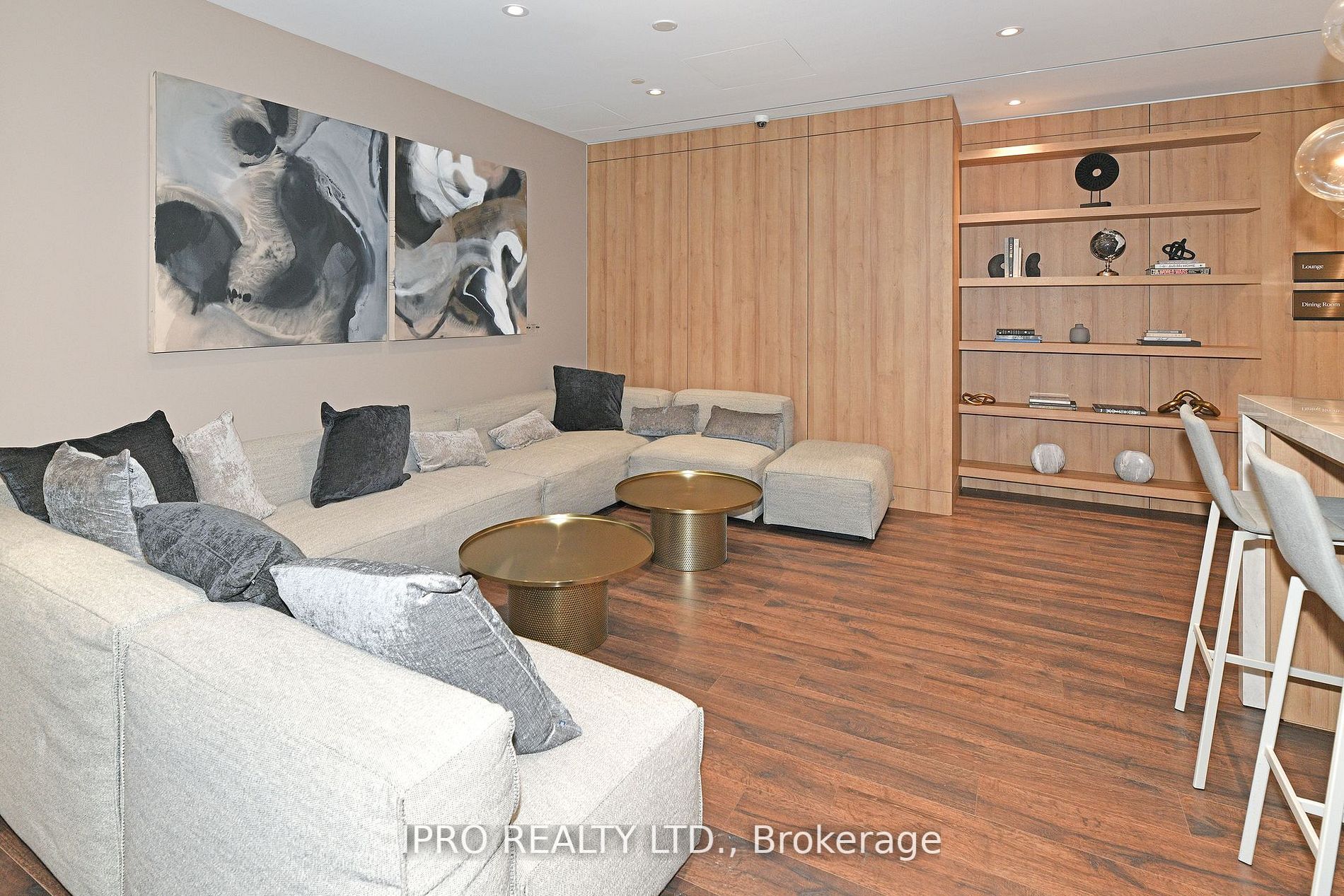 21 Park St E, #710