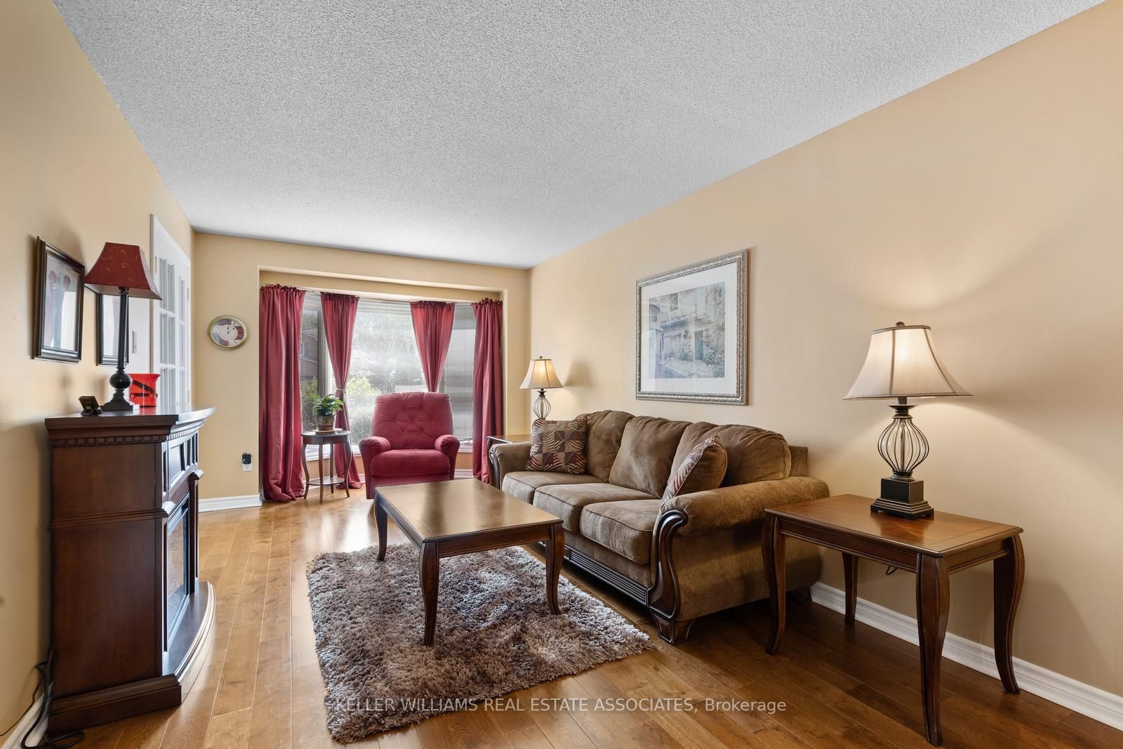 3317 Waxwing Dr