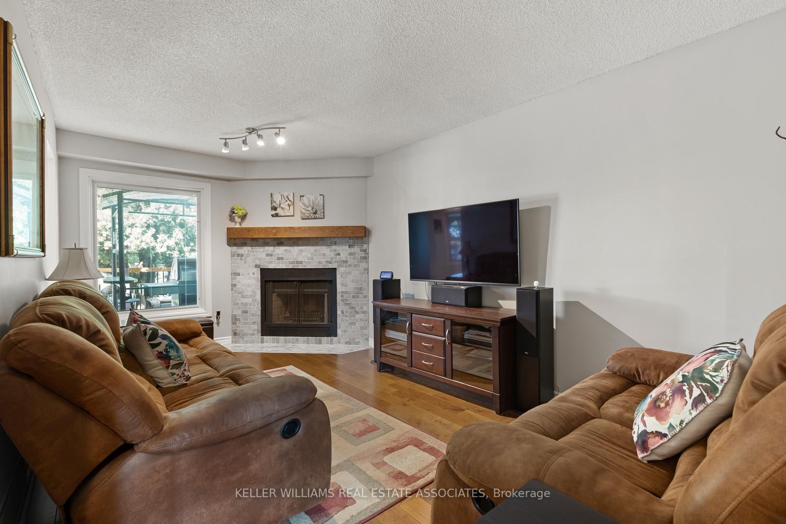 3317 Waxwing Dr
