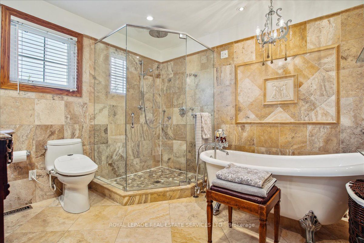 169 Kingsbridge Garden Circ