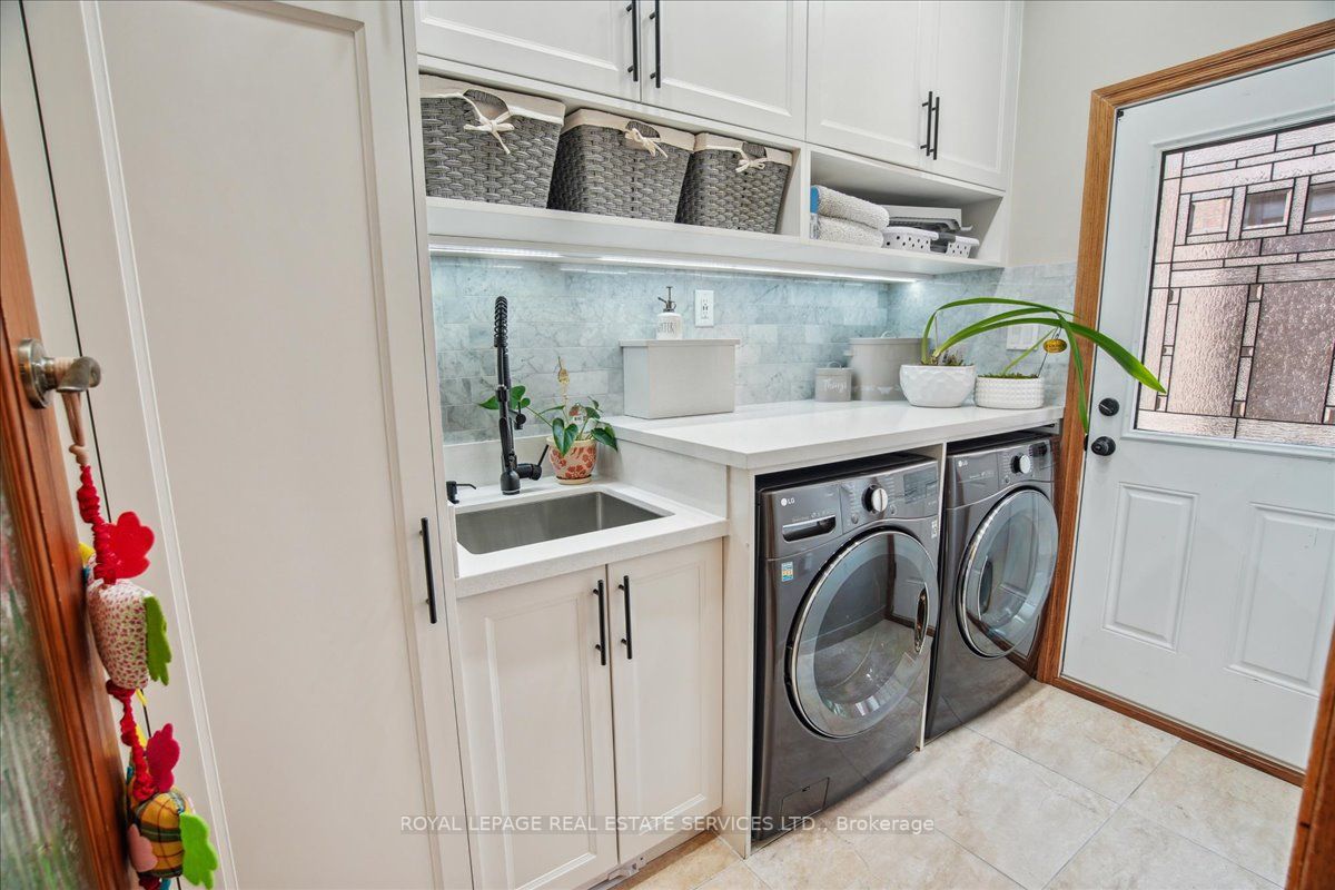 169 Kingsbridge Garden Circ