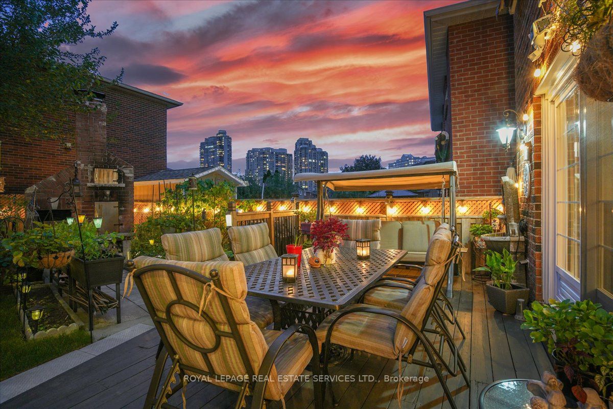 169 Kingsbridge Garden Circ
