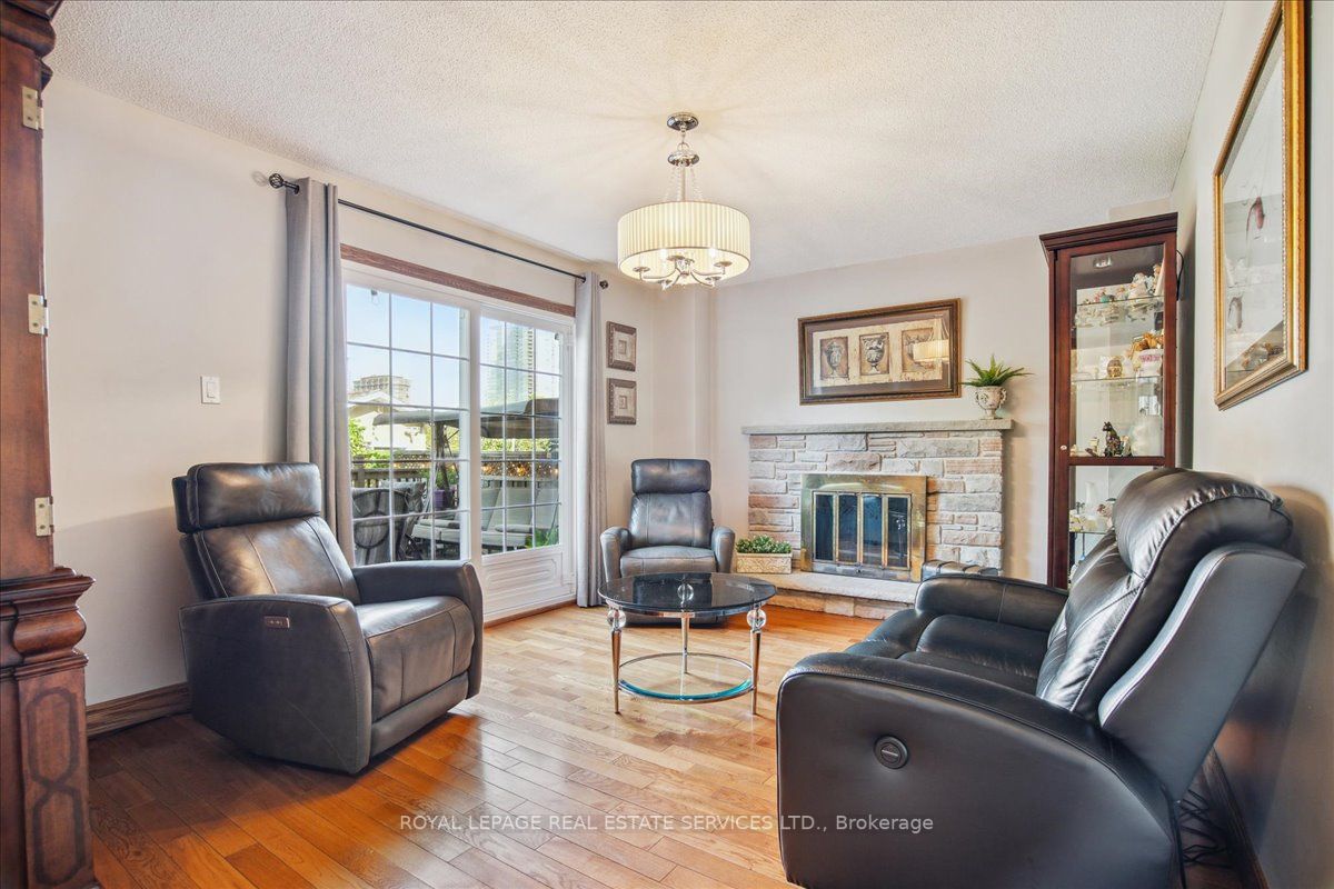 169 Kingsbridge Garden Circ