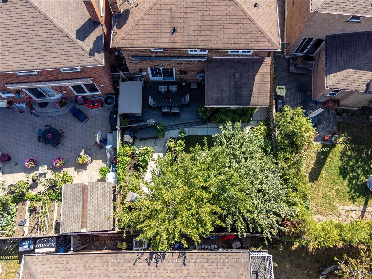 169 Kingsbridge Garden Circ