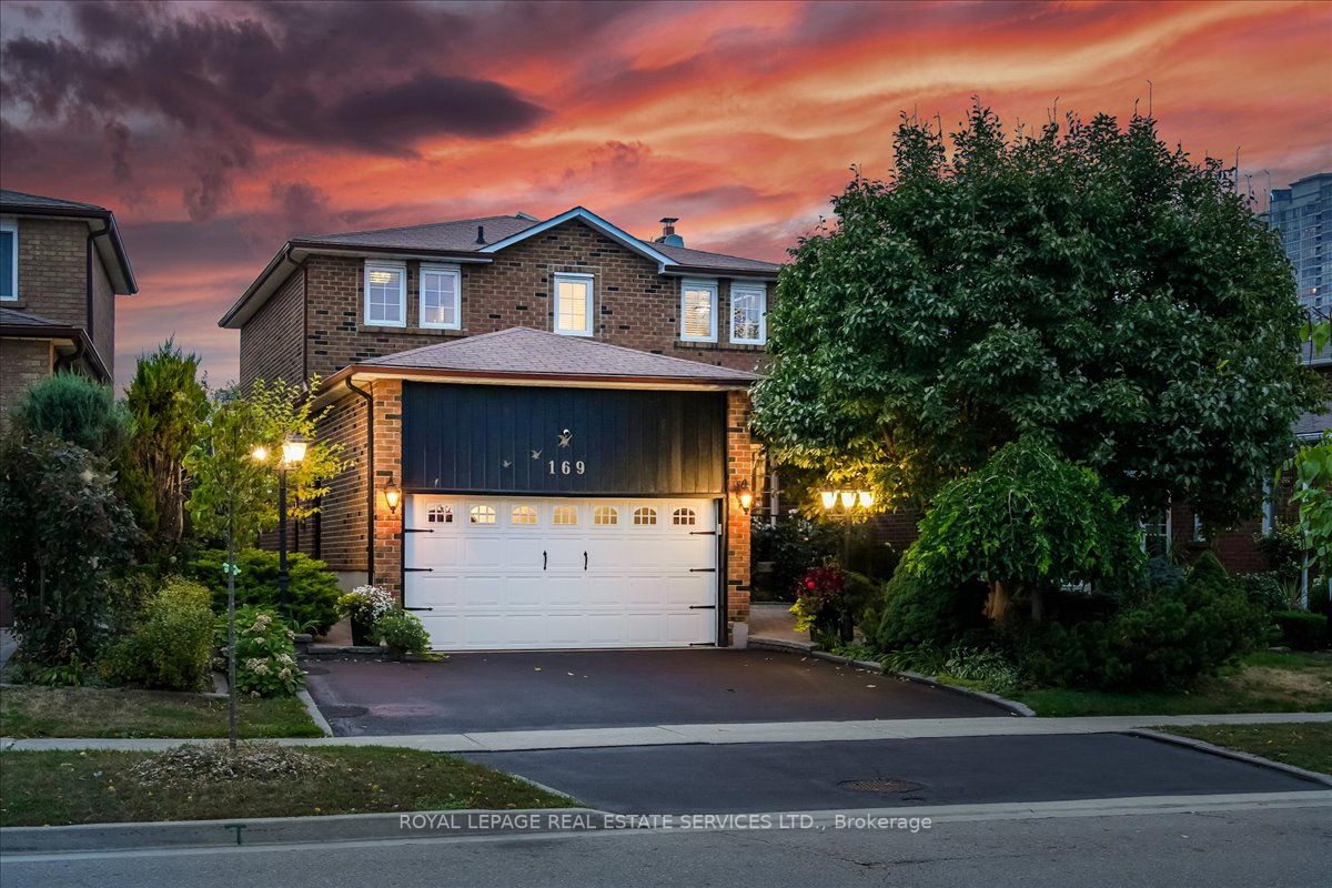 169 Kingsbridge Garden Circ