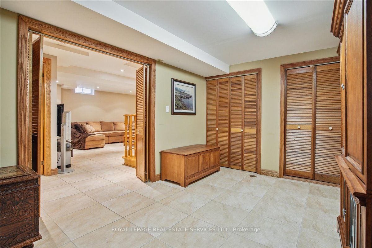 169 Kingsbridge Garden Circ