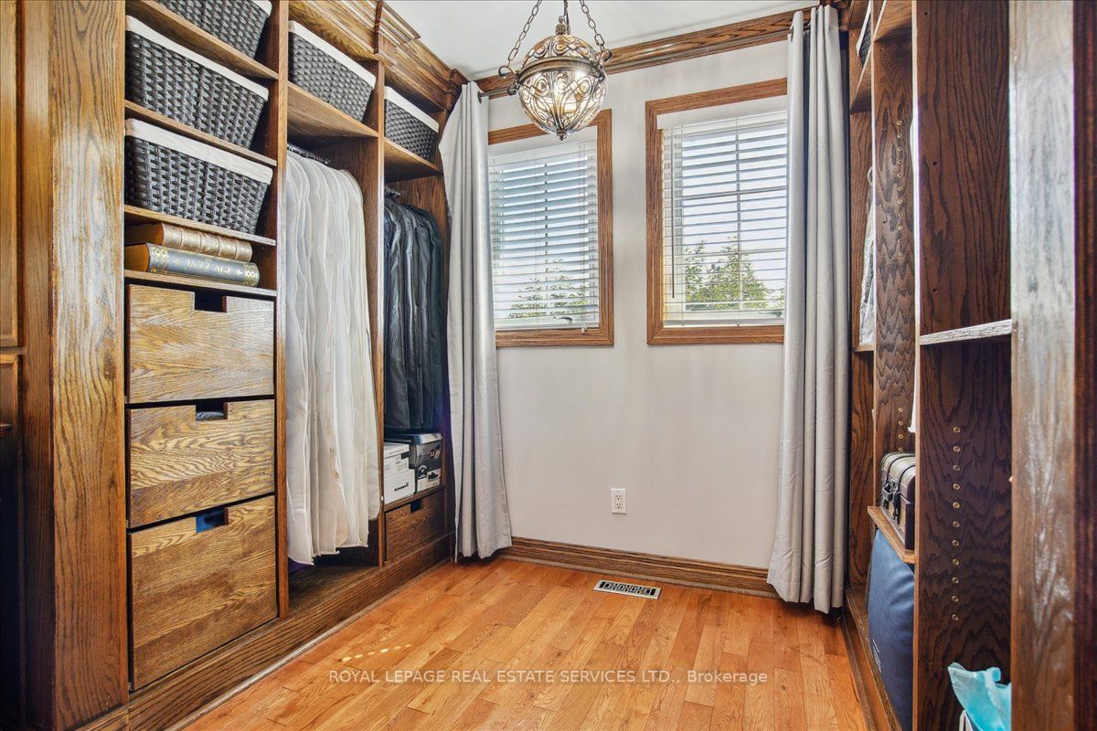 169 Kingsbridge Garden Circ