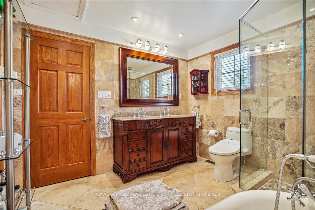 169 Kingsbridge Garden Circ
