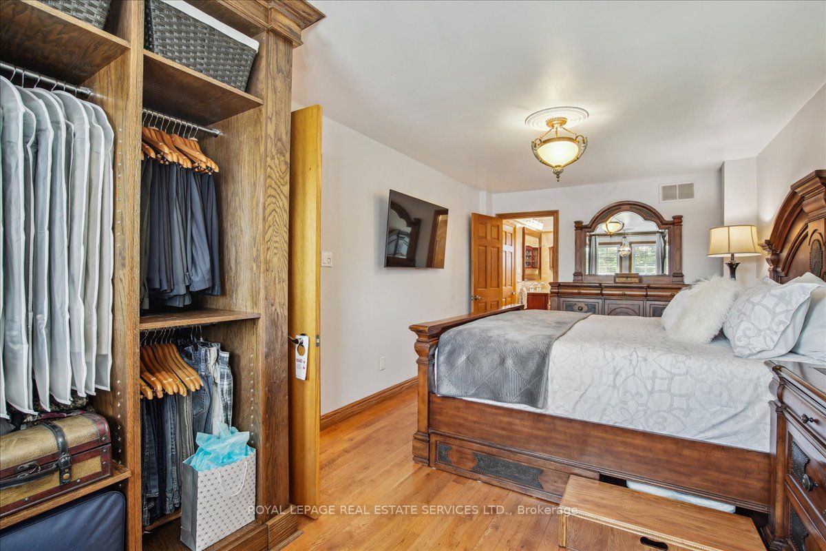169 Kingsbridge Garden Circ