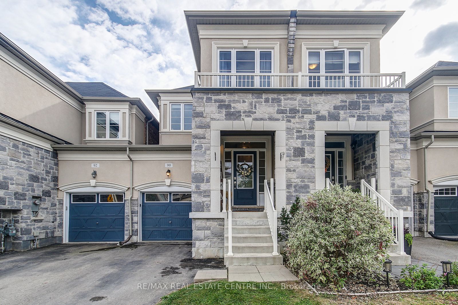 90 Upper Canada Crt