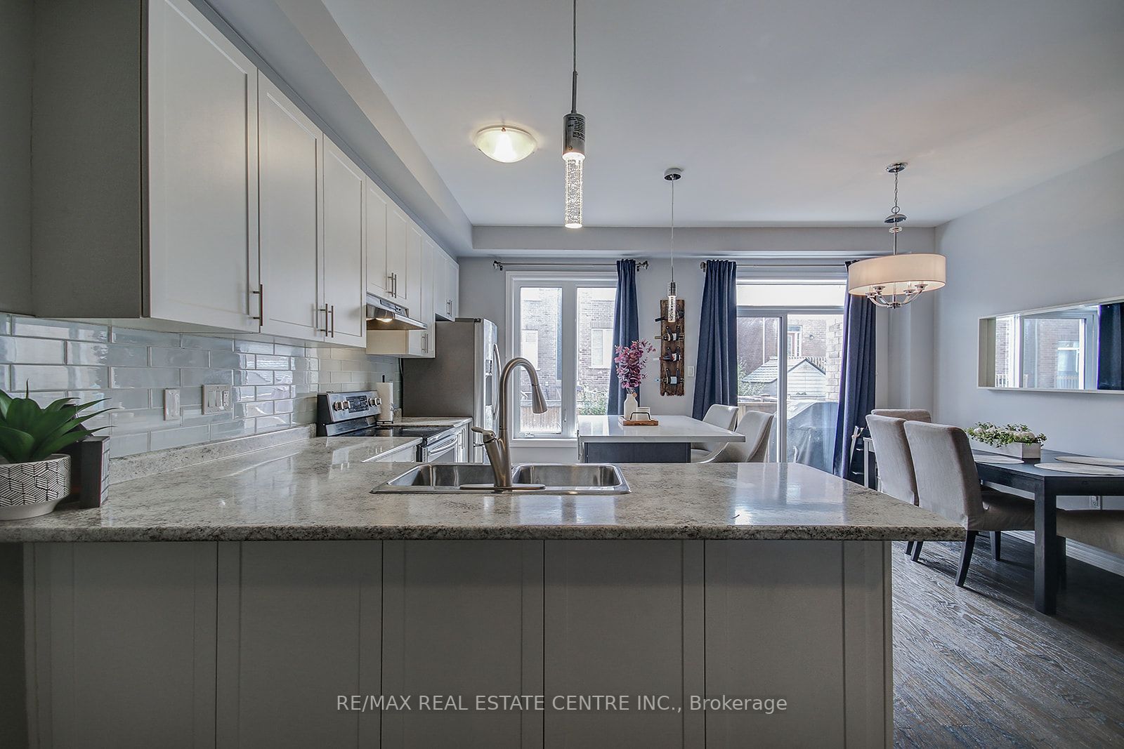 90 Upper Canada Crt