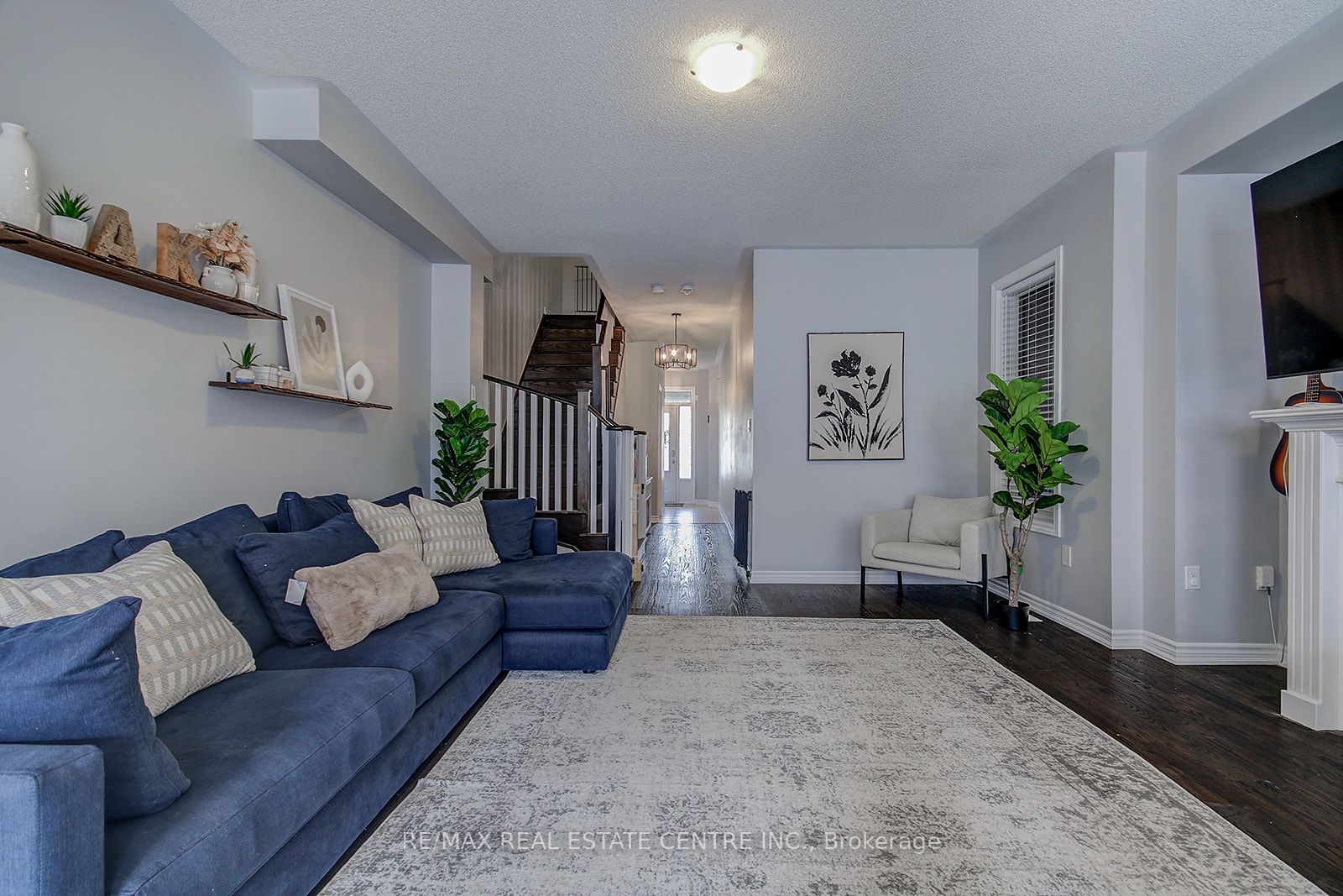 90 Upper Canada Crt