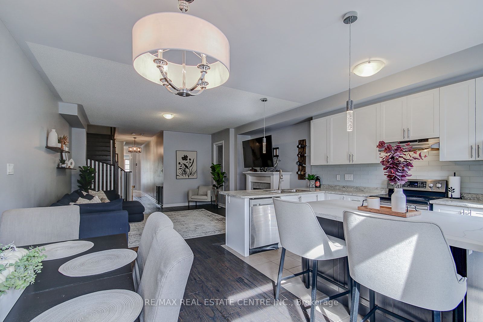 90 Upper Canada Crt