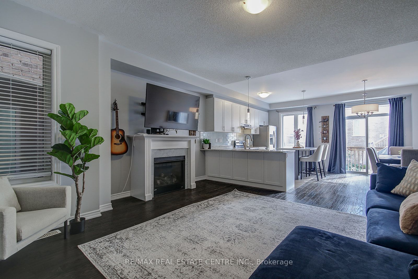 90 Upper Canada Crt