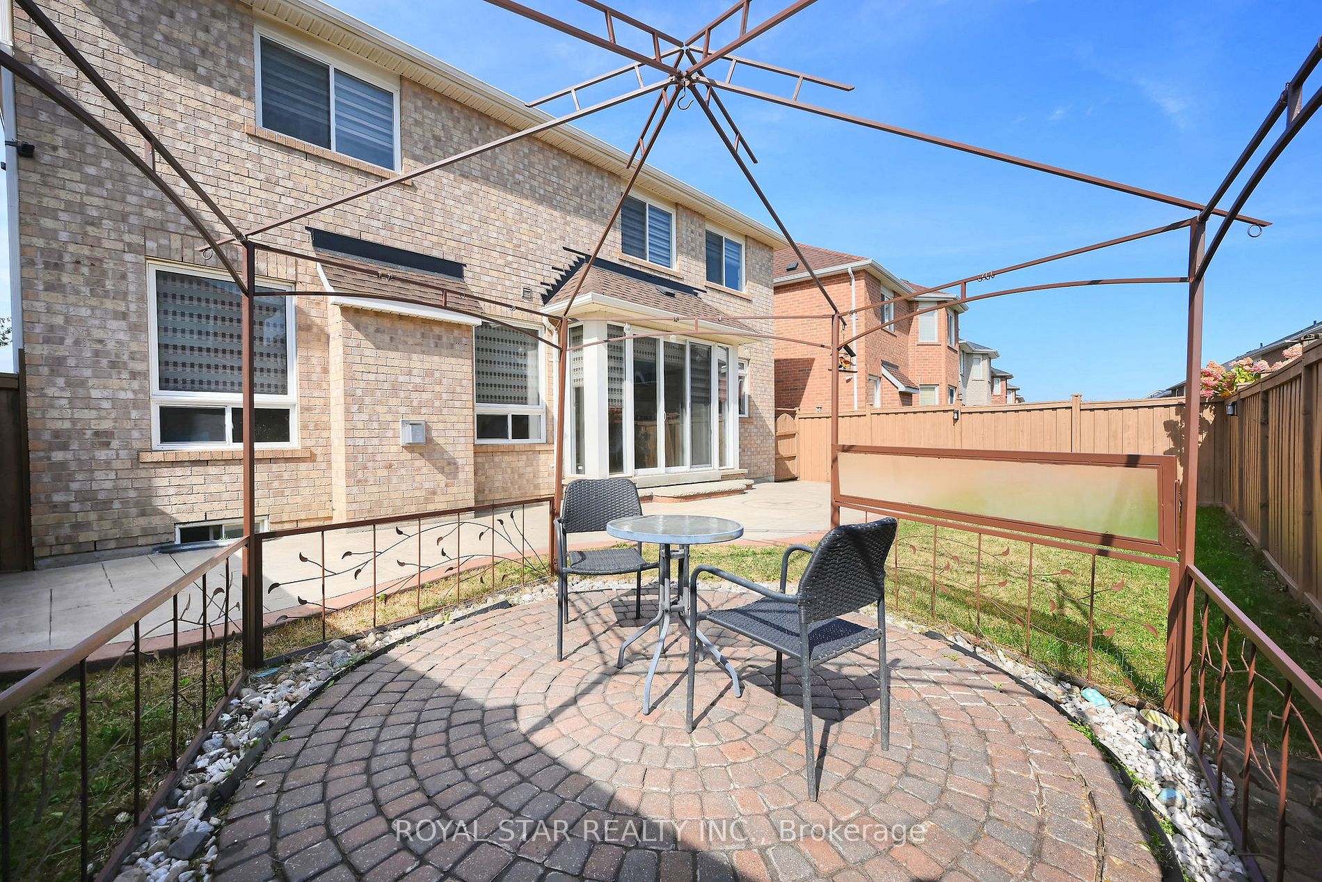 30 Tawnberry Circ
