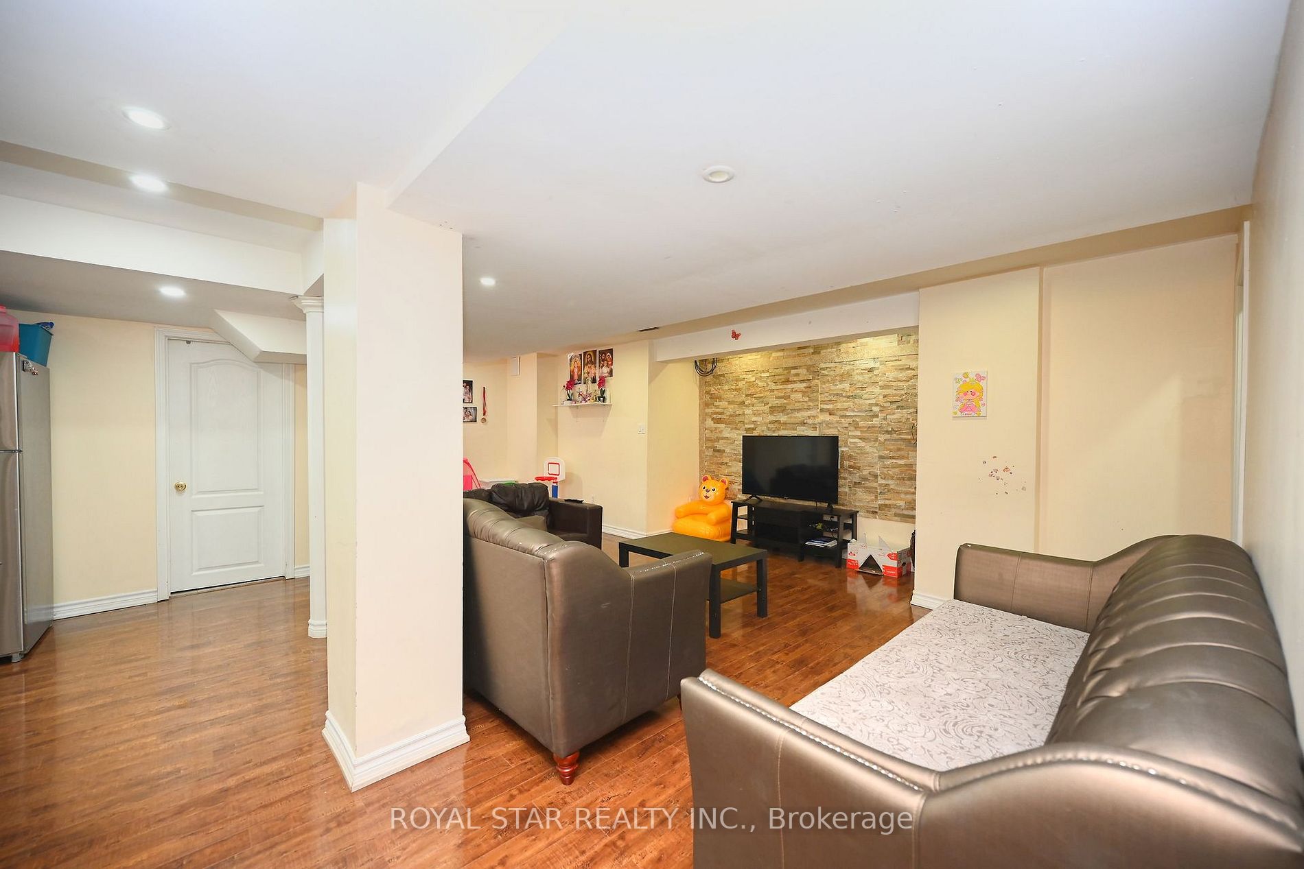 30 Tawnberry Circ