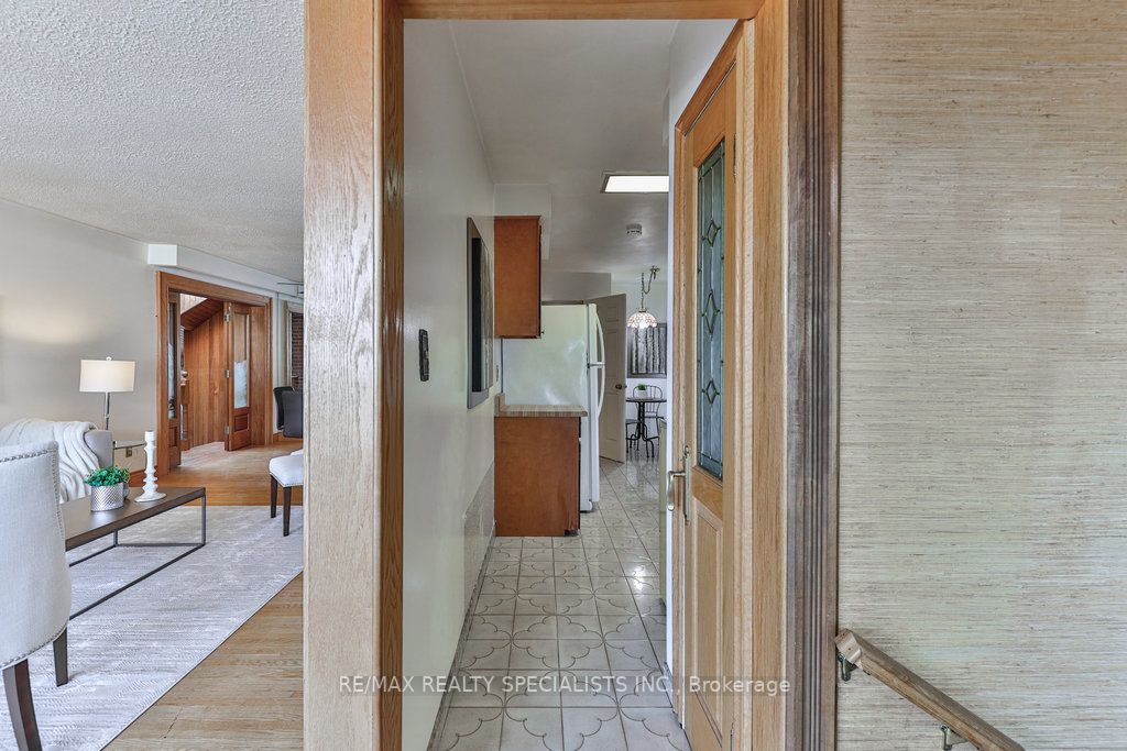 3192 Ibbetson Cres