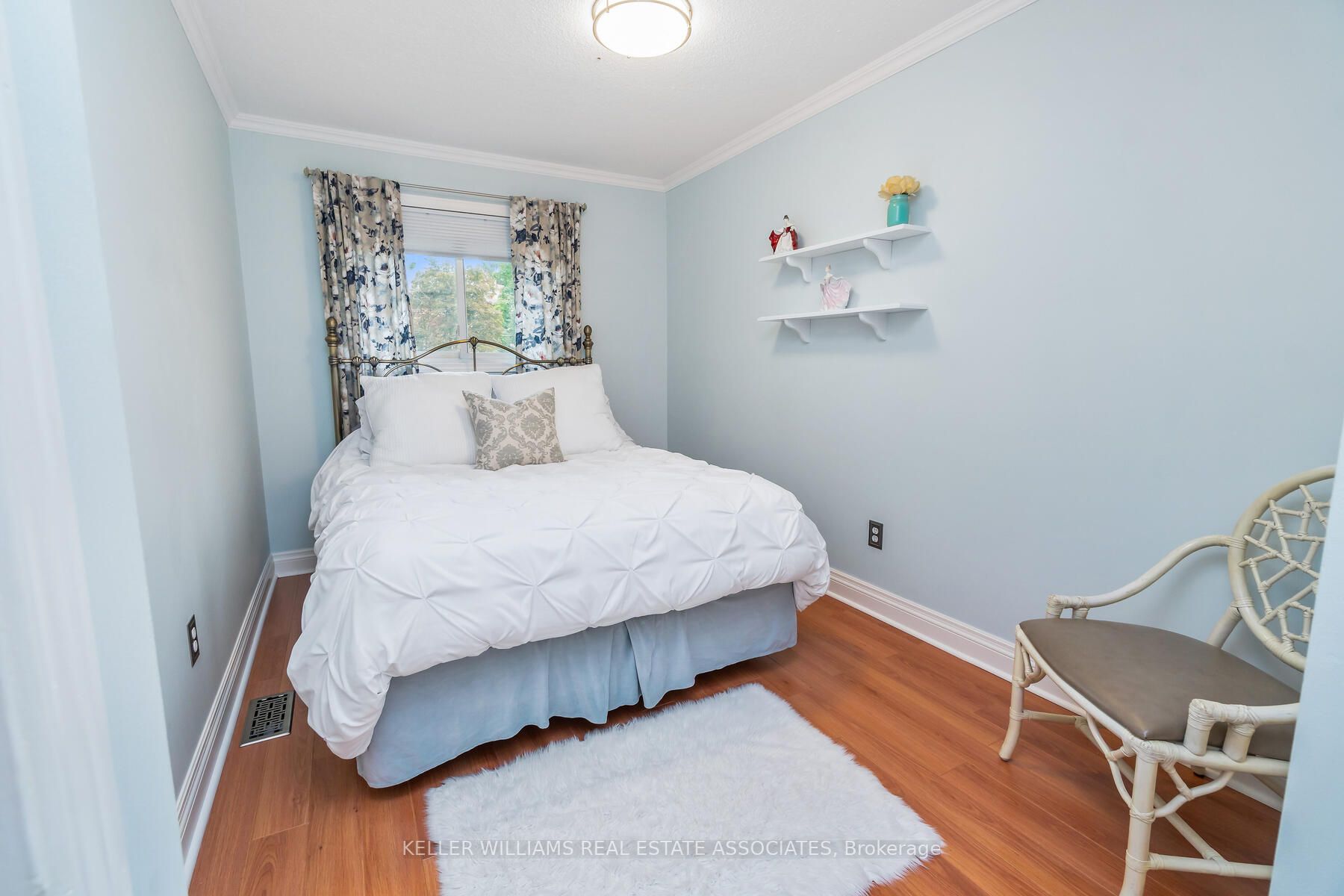 17 Lynden Circ, #1