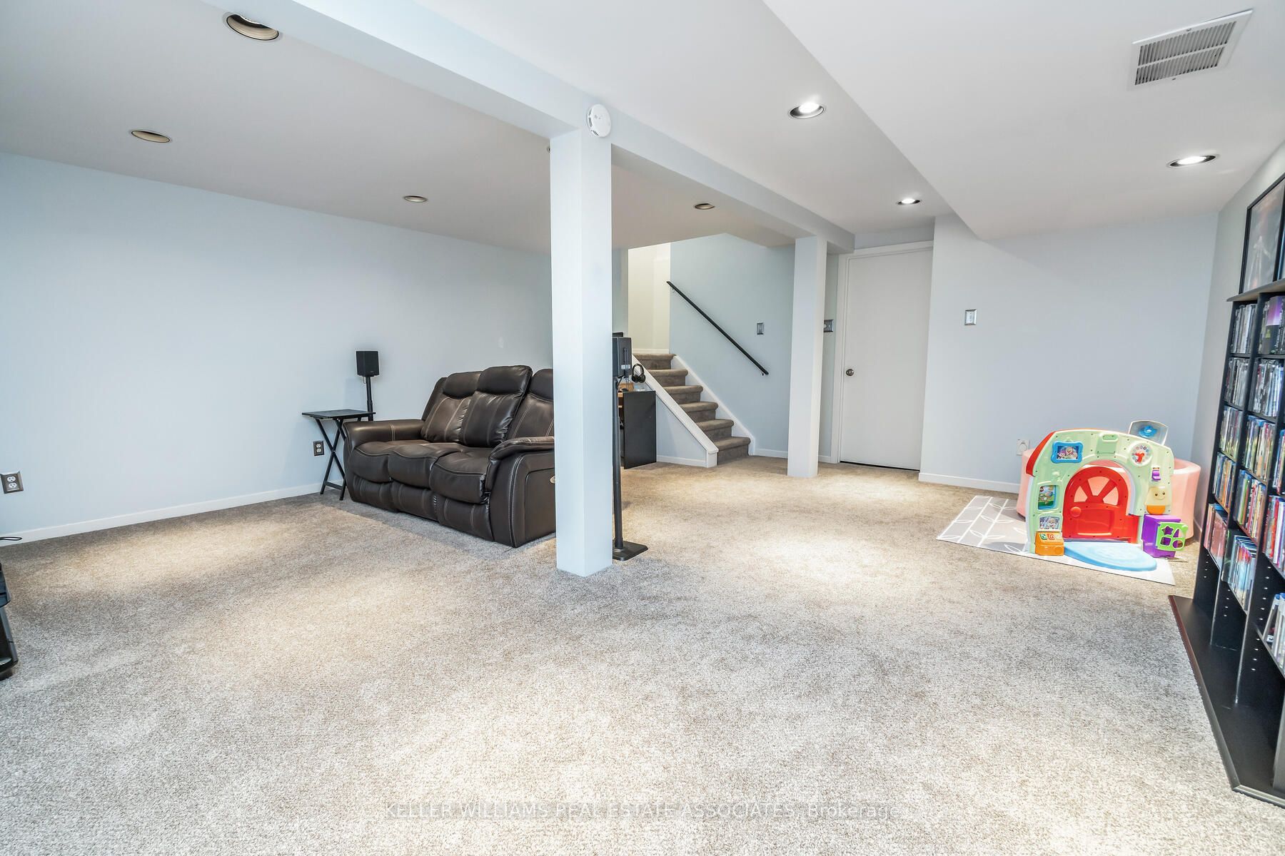 17 Lynden Circ, #1