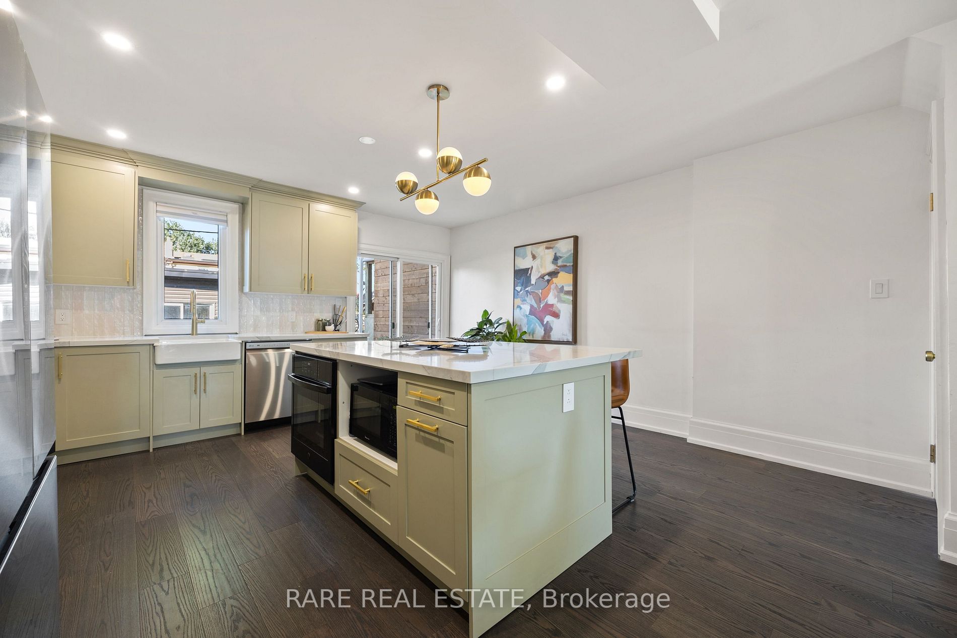 28 Guestville Ave