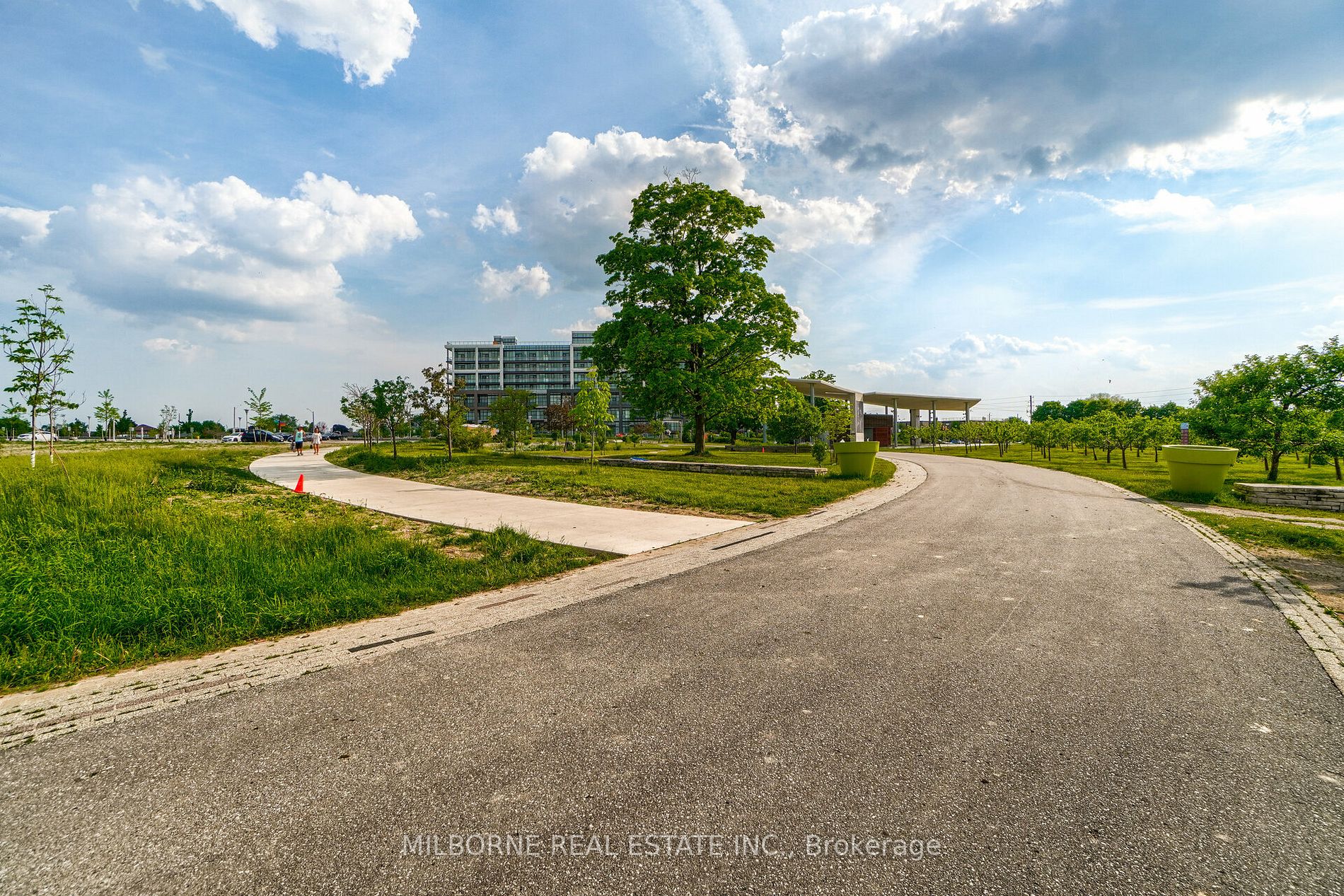 60 George Butchart Dr, #119