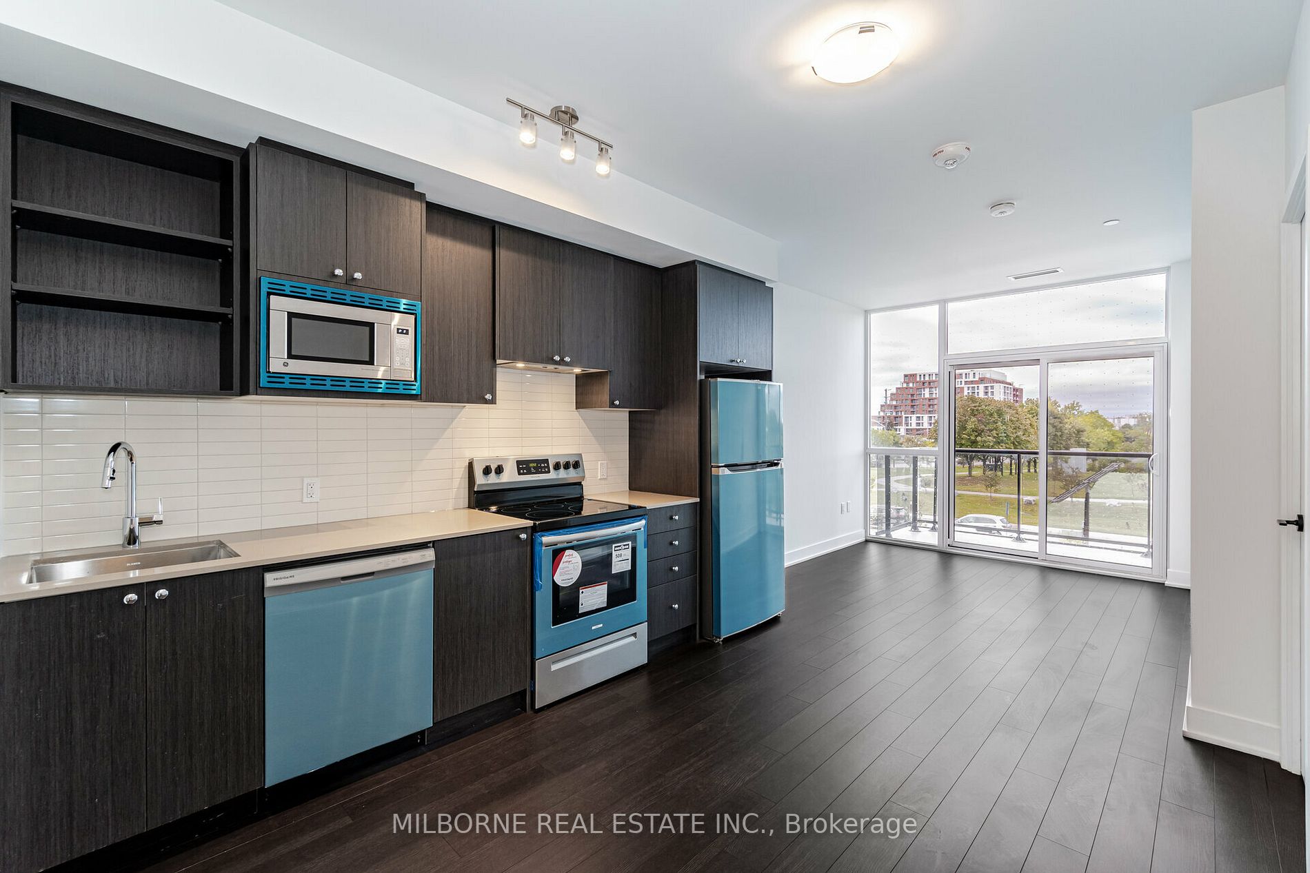 60 George Butchart Dr, #119
