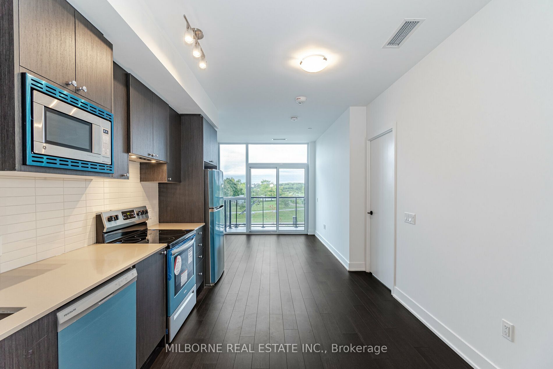 60 George Butchart Dr, #119