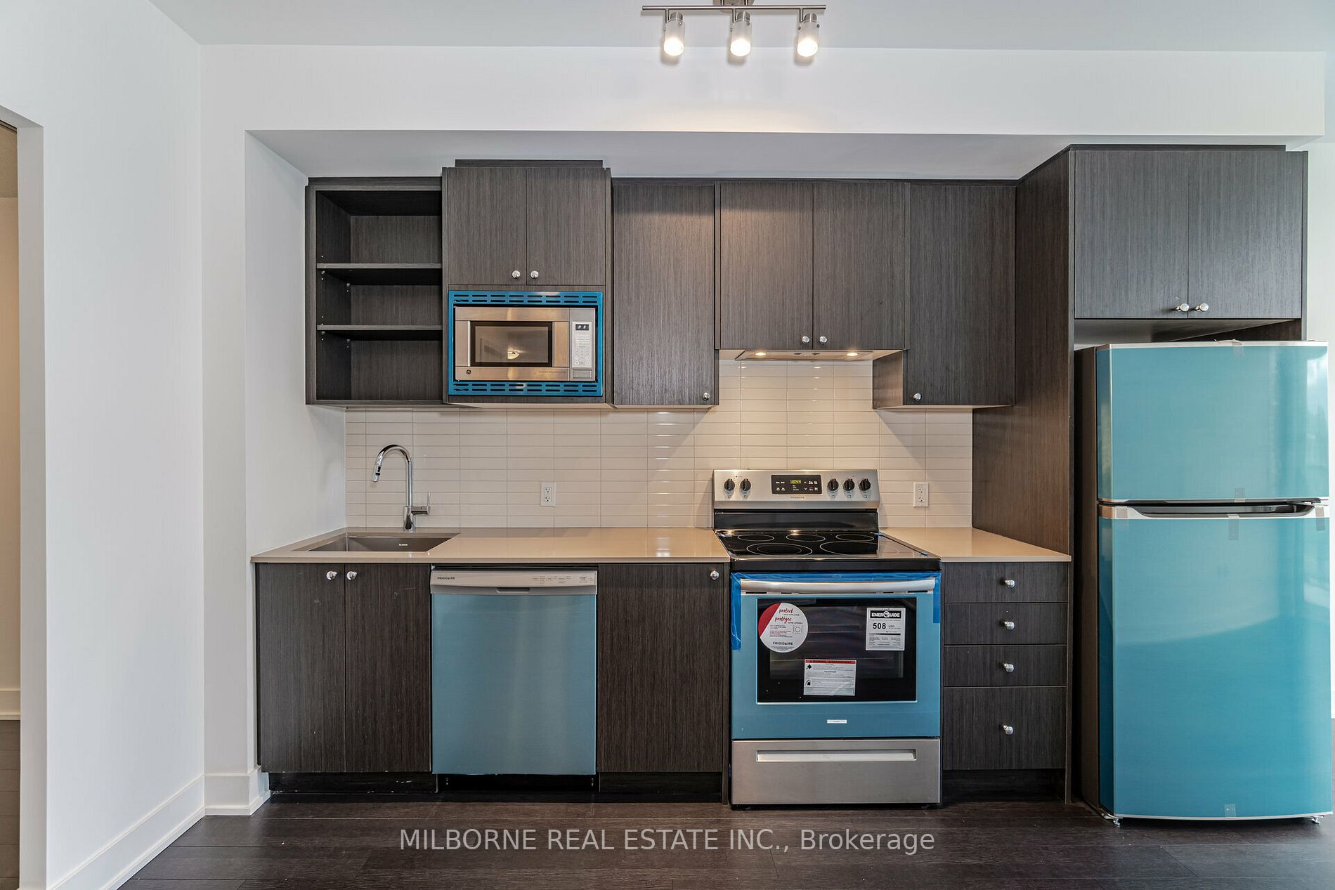 60 George Butchart Dr, #119