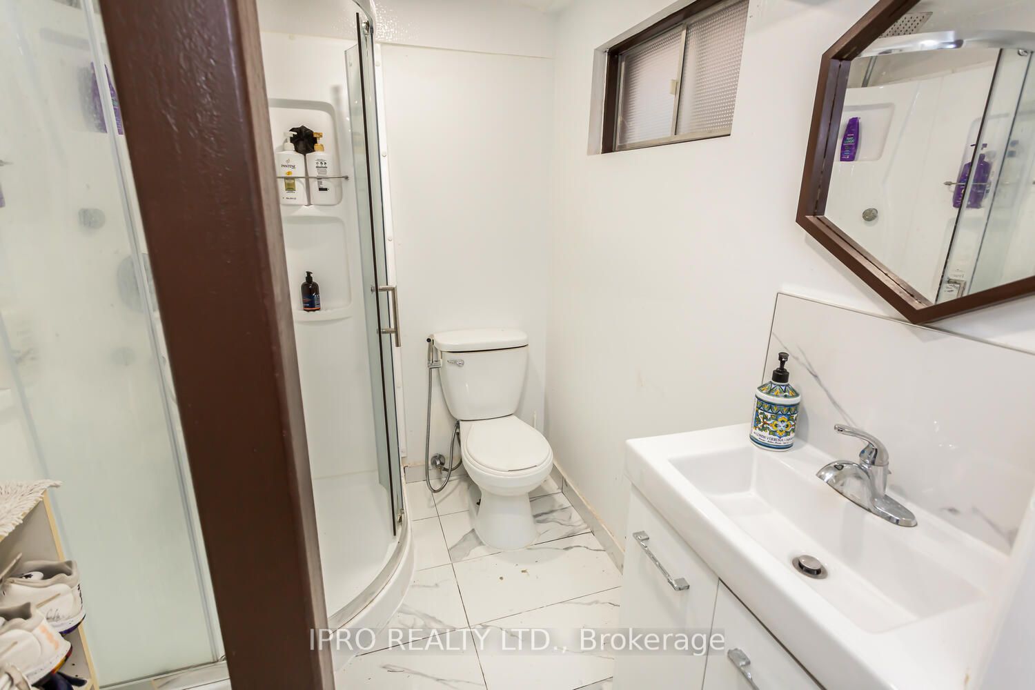 4194 Martlen Cres