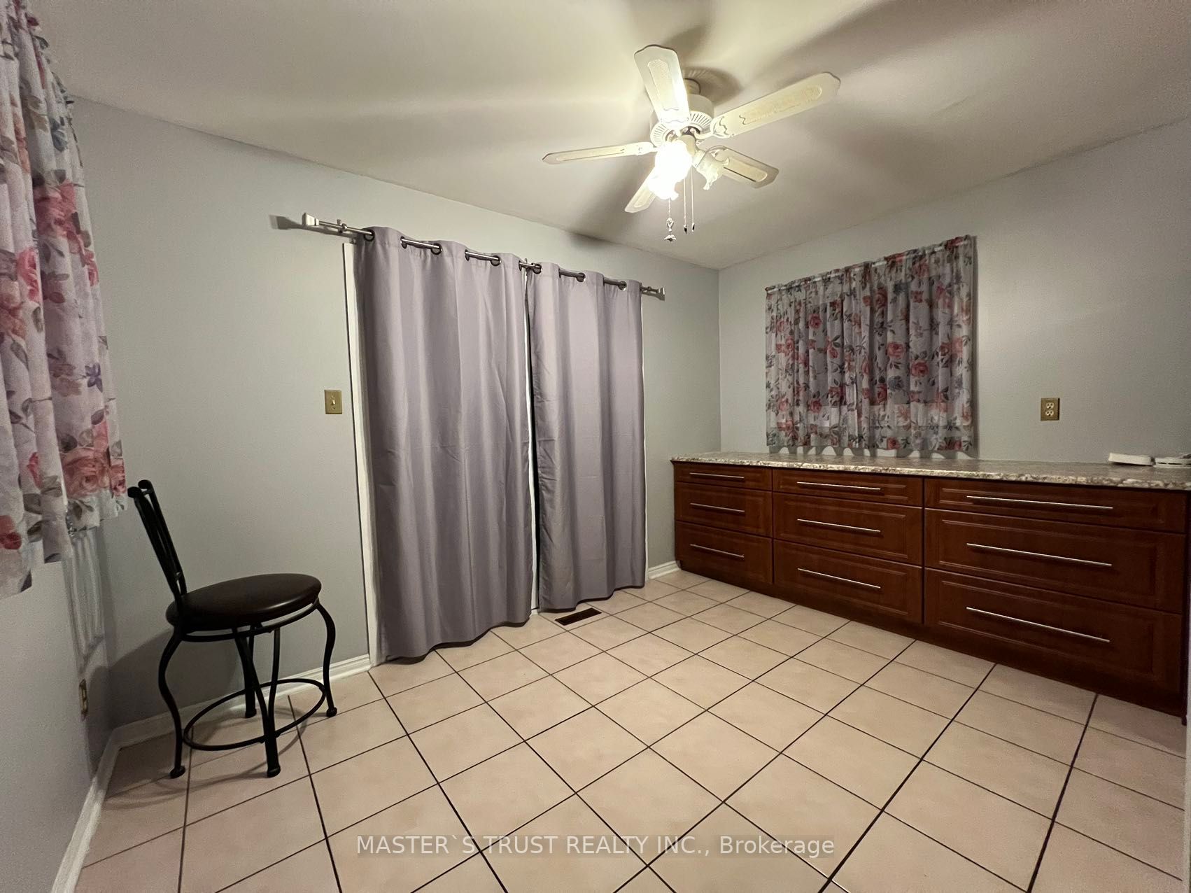 63 Stillwater Cres